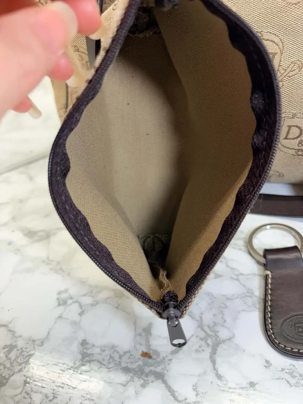 Dooney and Bourke bag set comes with glasses case ID...